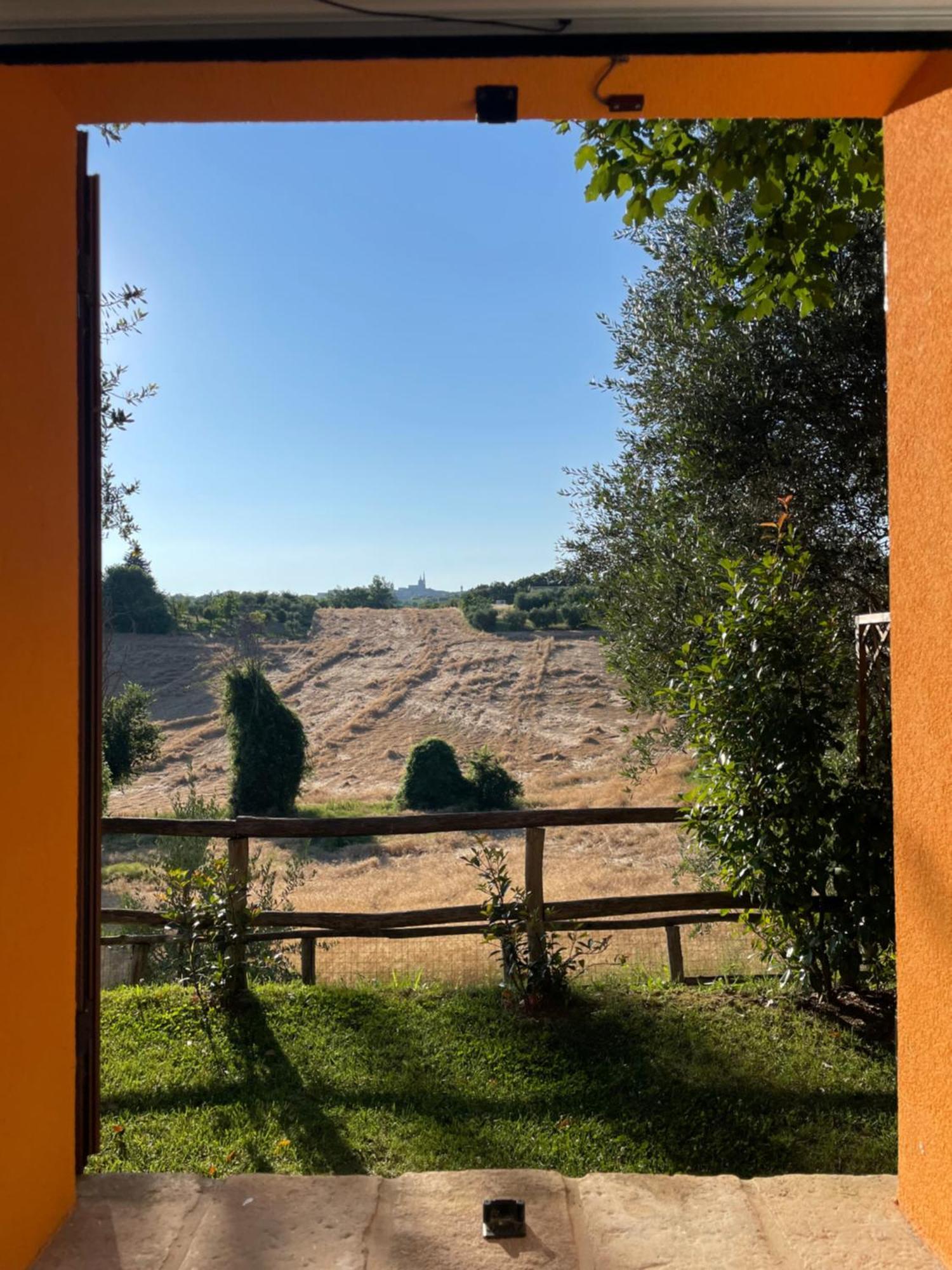 Montenovo Country House Ostra Vetere Экстерьер фото