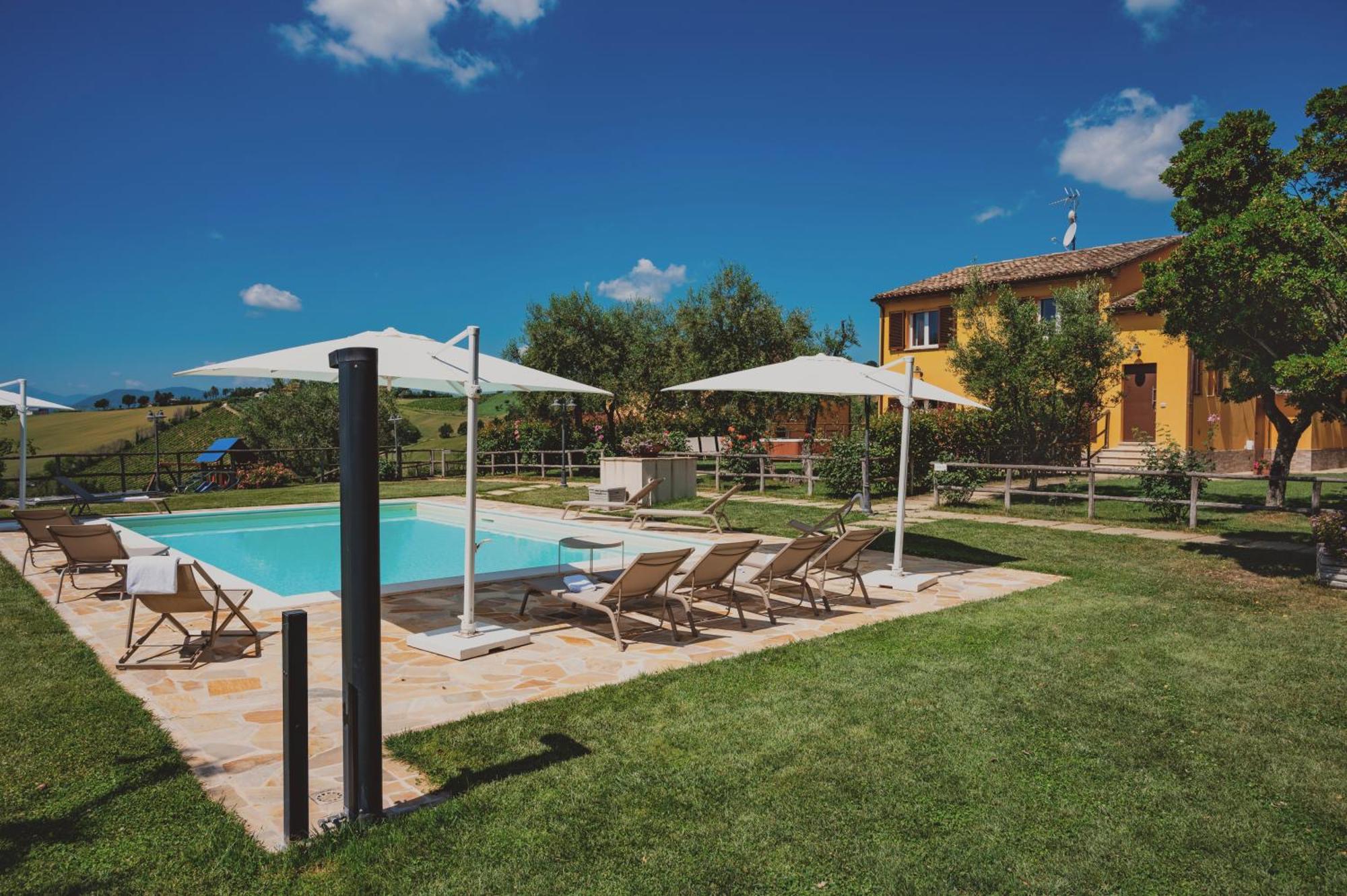Montenovo Country House Ostra Vetere Экстерьер фото