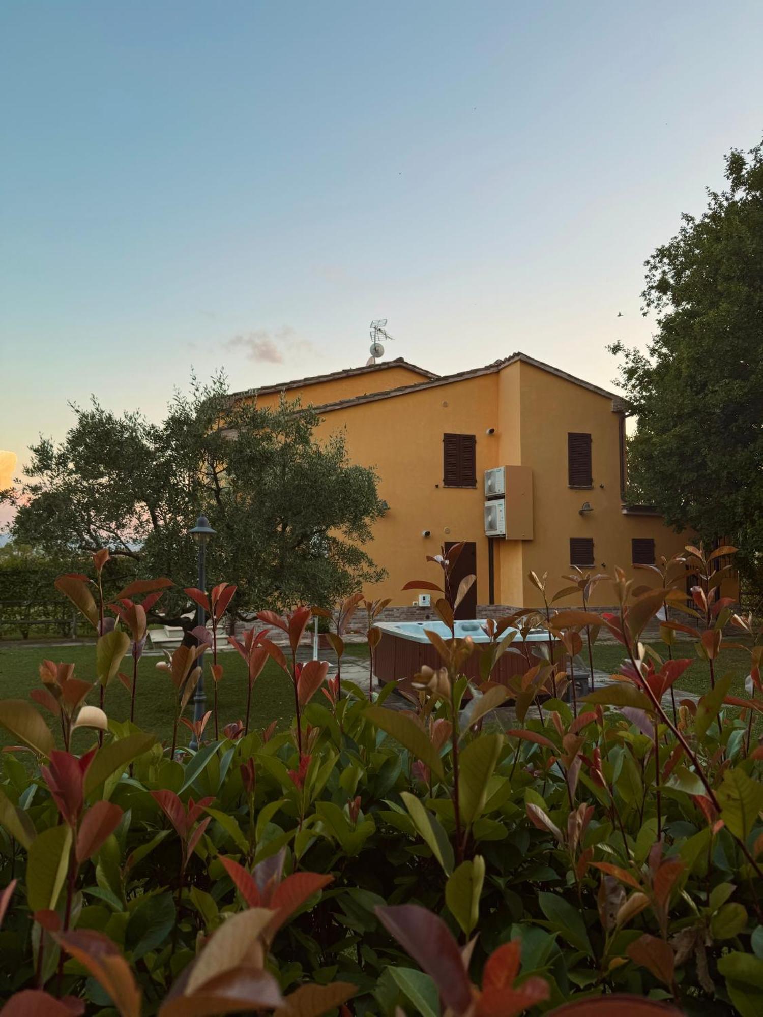 Montenovo Country House Ostra Vetere Экстерьер фото