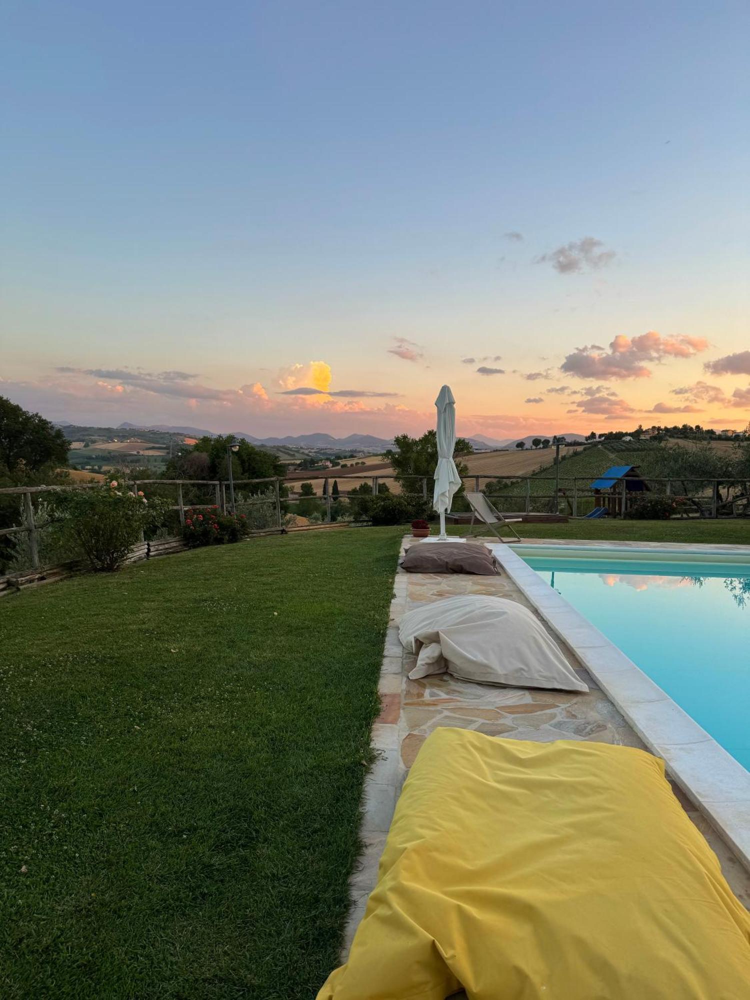 Montenovo Country House Ostra Vetere Экстерьер фото
